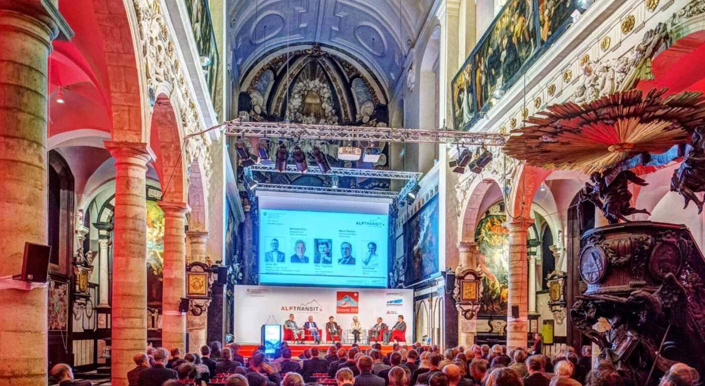 Schweizer Staatsbahn eröffnet den Gotthard Tunnel